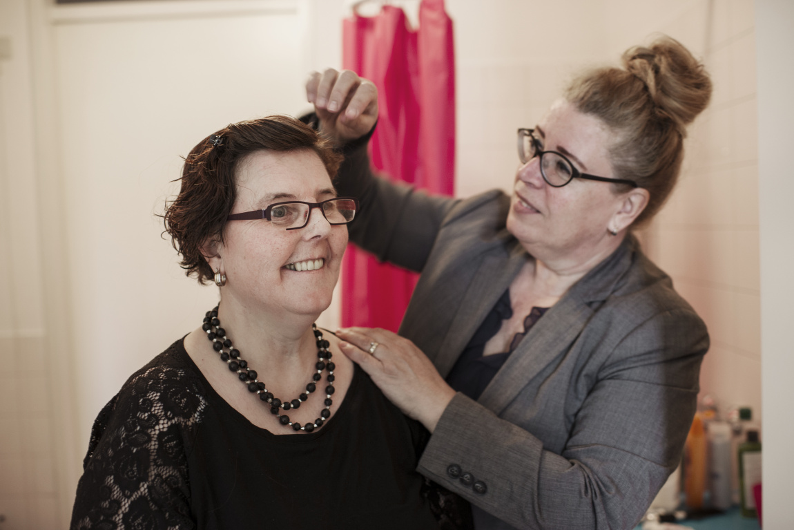 Twee vrouwen in interactie